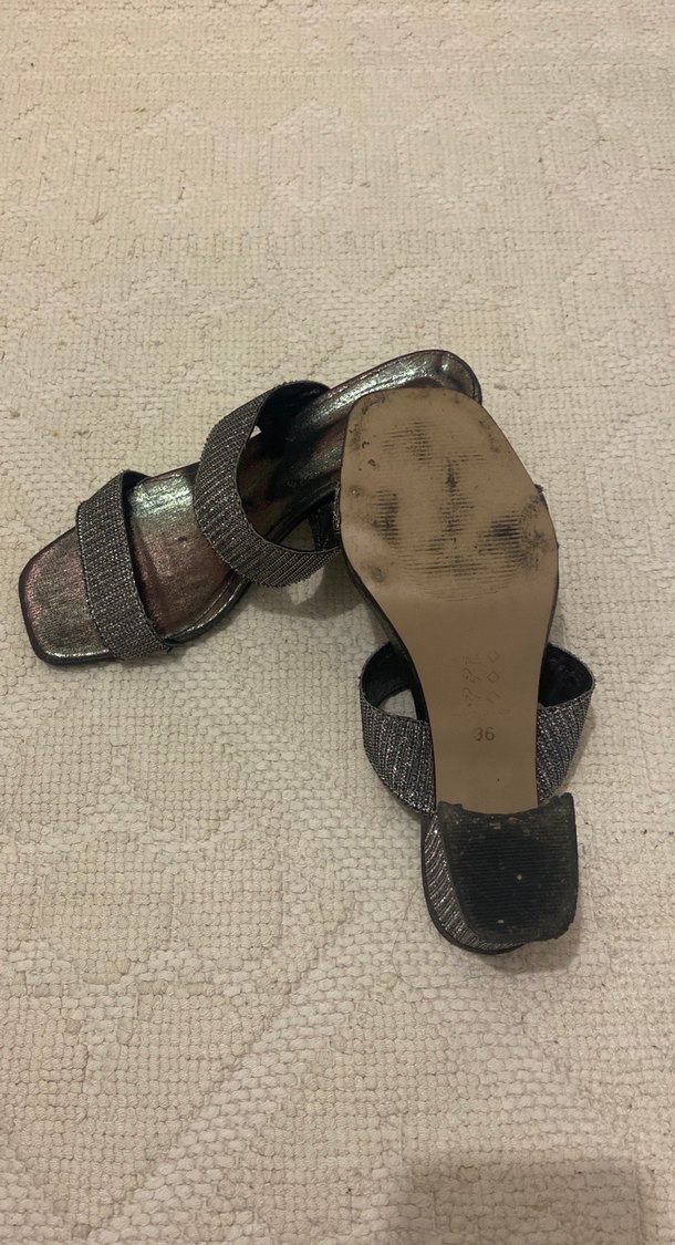 Gri-Siyah Simli Kalın Topuklu Kadın Terlik - Görsel 3