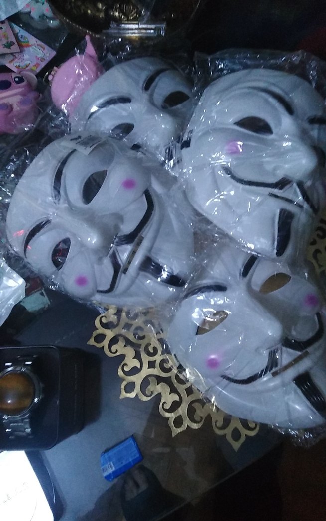 Beyaz Guy Fawkes Maskesi - Görsel 3