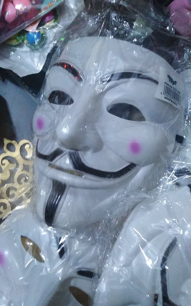 Beyaz Guy Fawkes Maskesi - Görsel 4