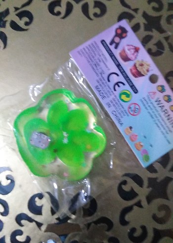 Renkli Yeşil Sıkıştırma Oyuncağı - Görsel 2