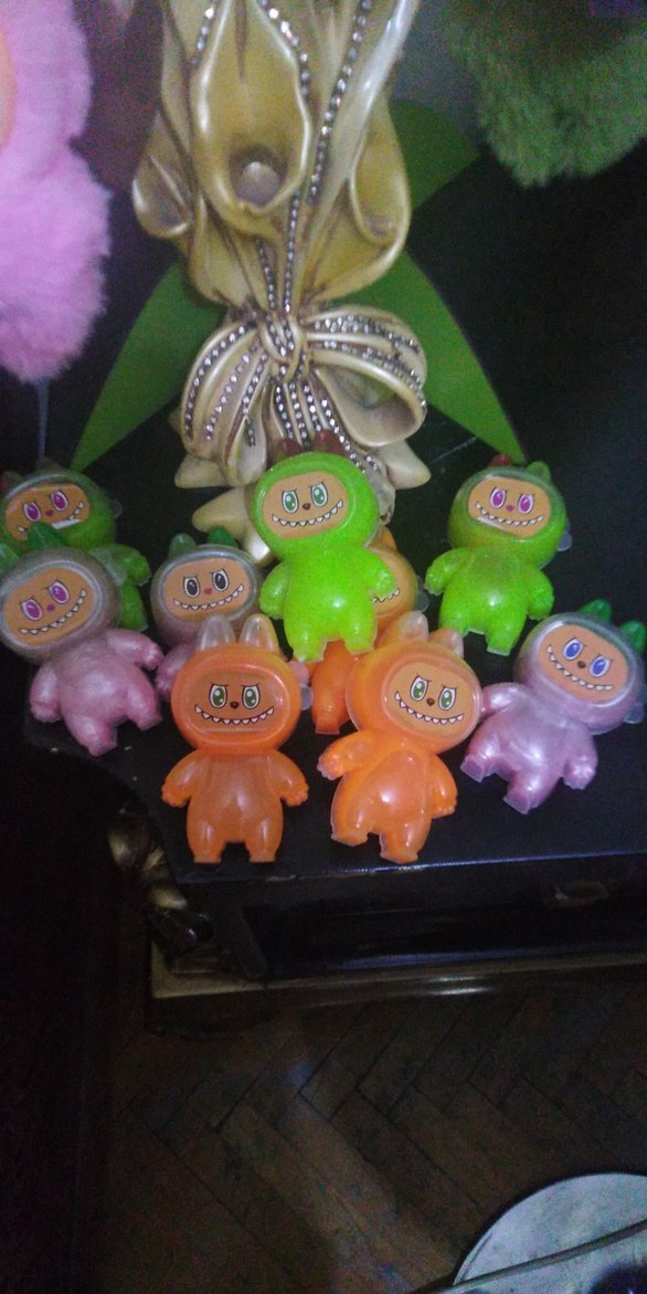 Renkli Küçük Oyuncak Figürleri labubu slime - Görsel 3