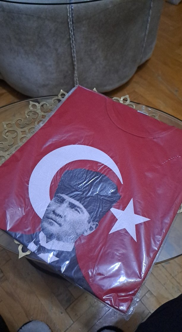 Atatürk ve Türk Bayrağı Baskılı Kırmızı Tişört - Görsel 2