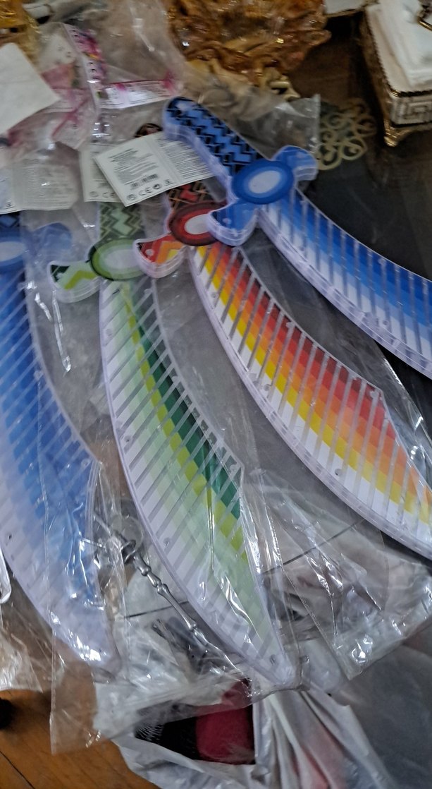 Renkli Oyuncak Kılıç IŞIKLI - Görsel 3