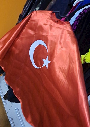 Kız erkek Çocuk , yetiskin Kırmızı Saten Bayrak  Pelerin - Görsel 3