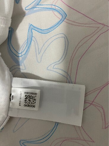 xs Beden beyaz Renk Adidas tşört