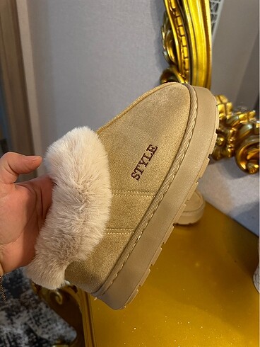 ugg bot