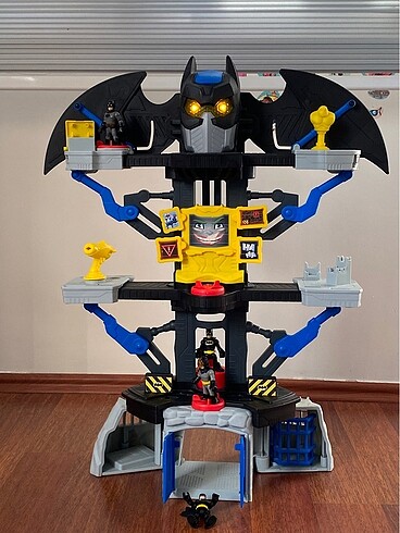  Batman merkezi/ Batcave