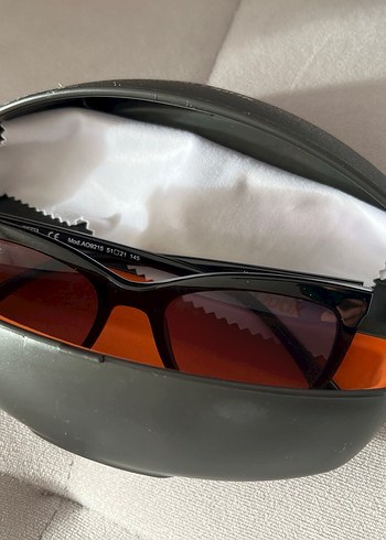 Parlak Siyah Klasik Gotik Kadın Gözlüğü - Görsel 3