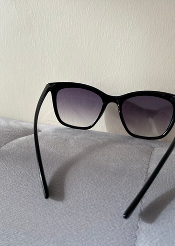 Parlak Siyah Klasik Gotik Kadın Gözlüğü - Görsel 2