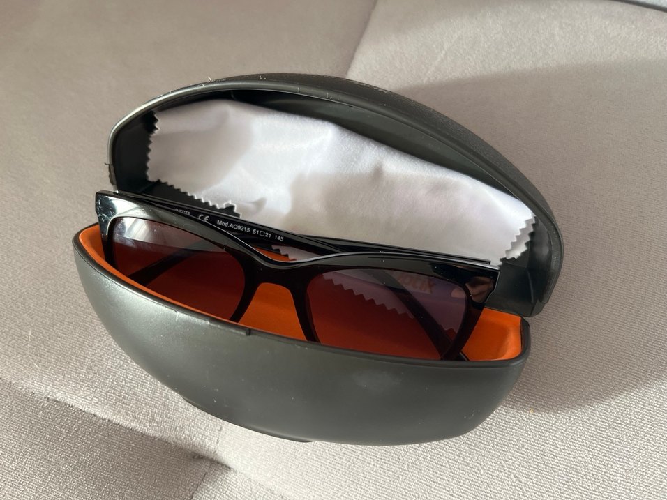 Parlak Siyah Klasik Gotik Kadın Gözlüğü - Görsel 3