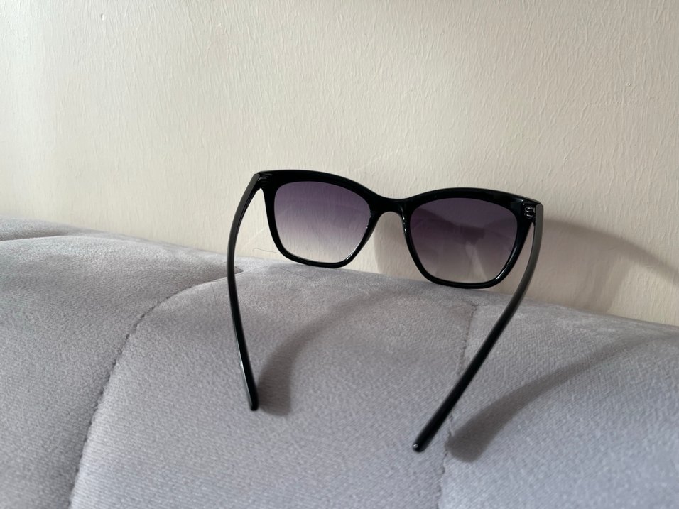 Parlak Siyah Klasik Gotik Kadın Gözlüğü - Görsel 2