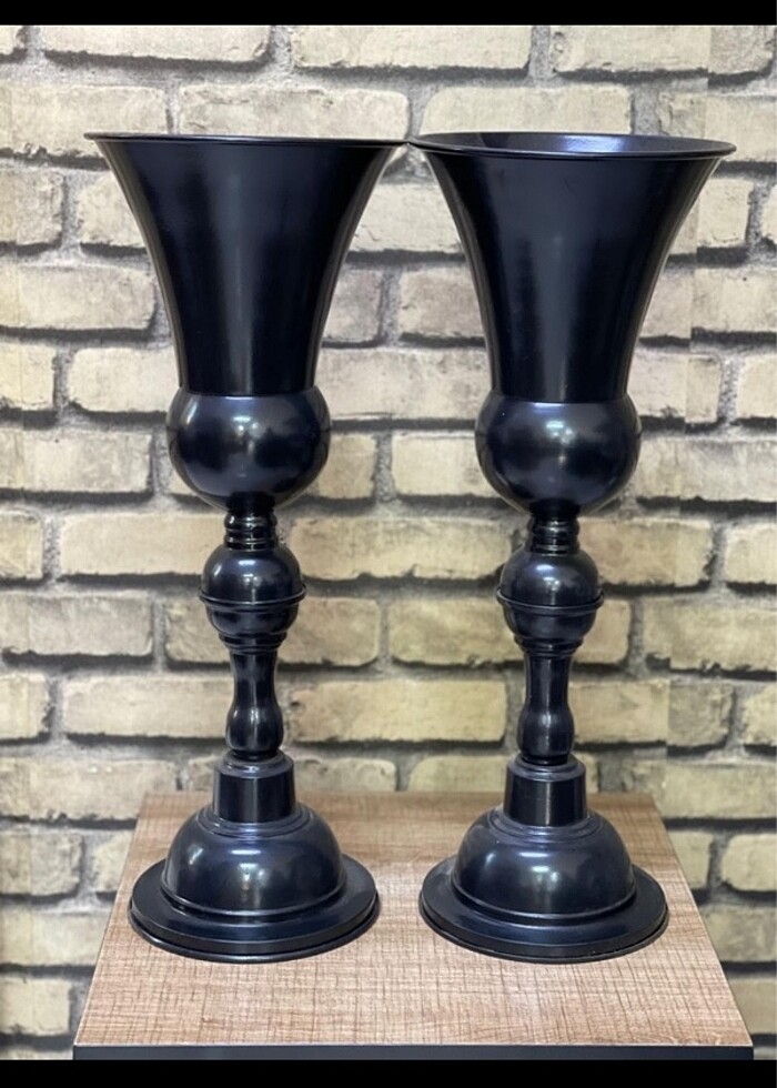 Ayaklı uzun vazo - Görsel 2