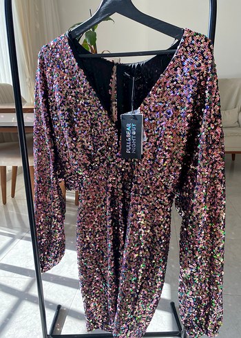 Parlak Siyah Mini Payetli V Yaka Elbise - Görsel 2