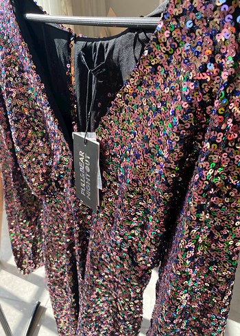 Parlak Siyah Mini Payetli V Yaka Elbise - Görsel 3