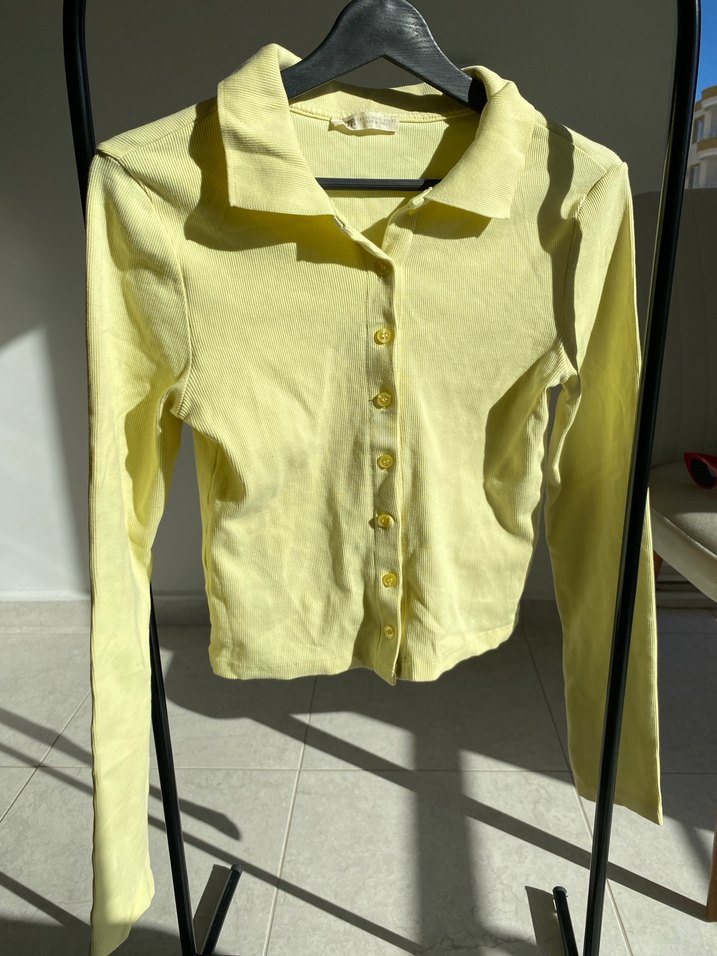 Sarı V Yaka Düğmeli Kadın Hırka - Görsel 2