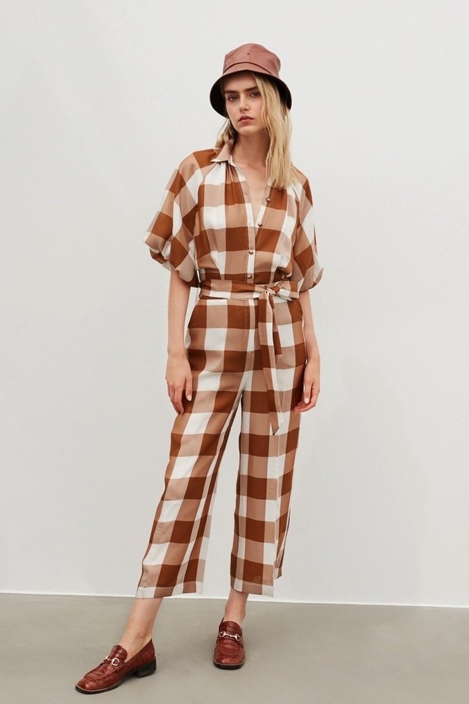 Kahverengi Kareli Kemerli Kadın Tulum - Görsel 2