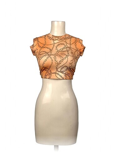 Bershka T-shirt %70 İndirimli.