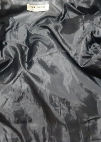 Kadın Siyah Deri Kemerli Ceket sadece yakasında deformeler var - Görsel 3