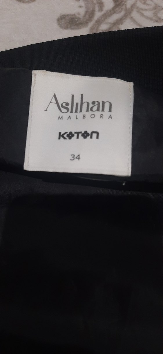 Çiçek Desenli Kırmızı Kadın bomber Ceket 1.68 boy 58 kilo - Görsel 3