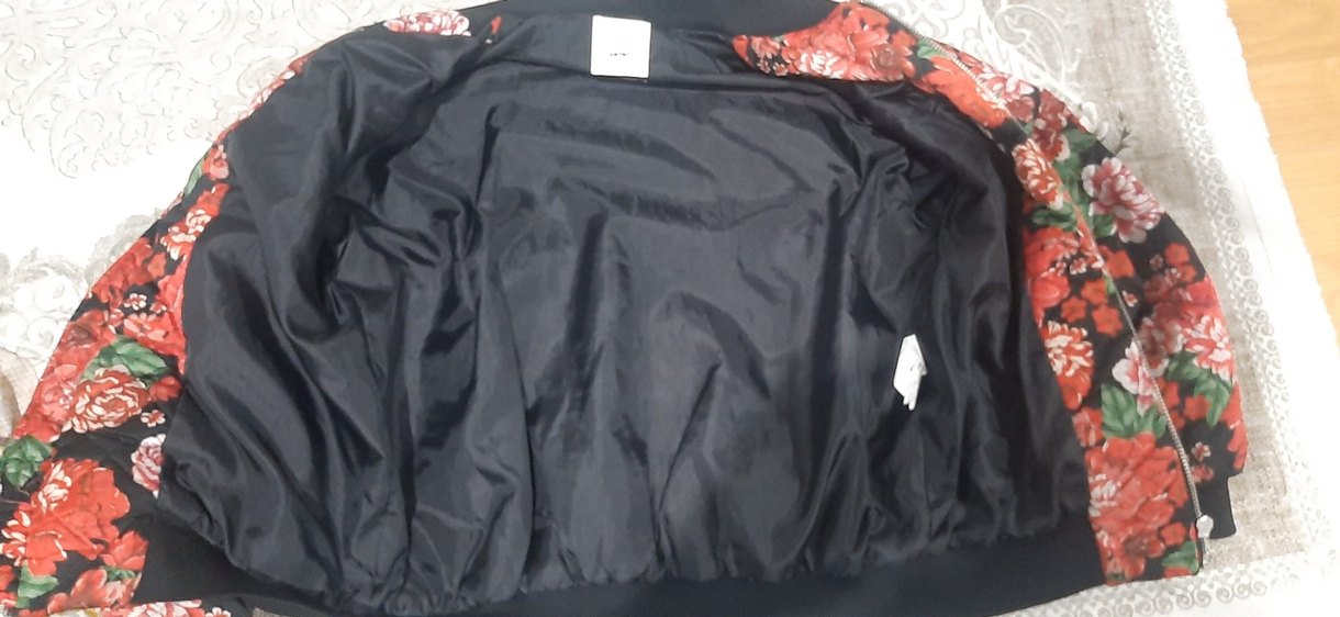 Çiçek Desenli Kırmızı Kadın bomber Ceket 1.68 boy 58 kilo - Görsel 2