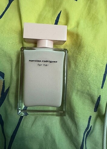  Beden Renk Narciso Rodriguez Orijinal faturalı parfüm