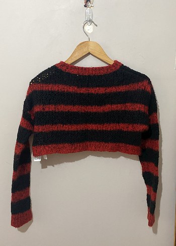 Kırmızı Siyah Çizgili Örgü Crop Kazak - Görsel 2