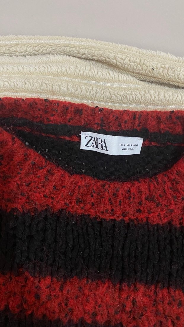 Kırmızı Siyah Çizgili Örgü Crop Kazak - Görsel 3