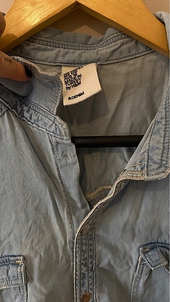 H&M Kolları kesik denim gömlek