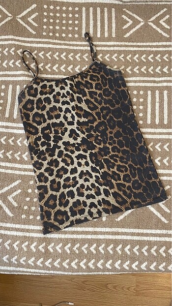 Leopar desenli askılı