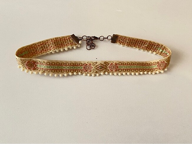 Vintage choker