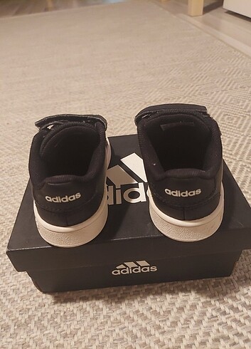 Adidas Adidas marka bebek ayakkabisi