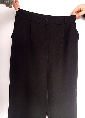 Trendyolmilla kadın wide leg siyah pantolon.
