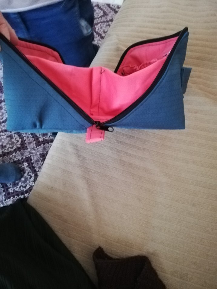 Mavi Fermuarlı Kadın Makyaj Çantası - Görsel 4