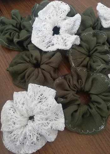 Kadın Beyaz Fırfırlı  Toka - Görsel 2