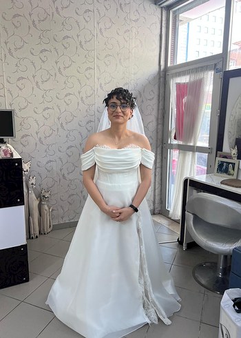 Beyaz Fransız küpürlü gelinlik - Görsel 5