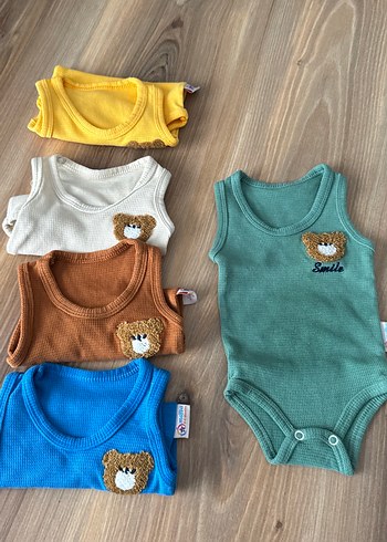 Yenidoğan Beden Nakışlı Triko Bebek Kolsuz Body