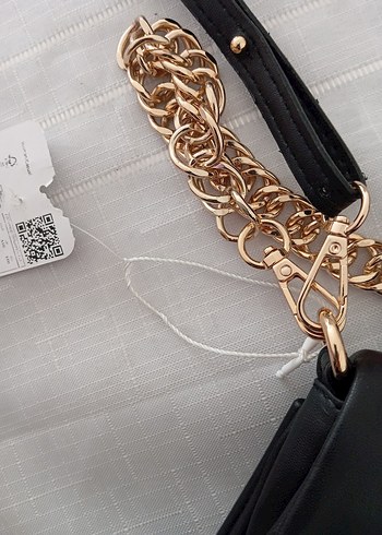 Zincir Detaylı Siyah Deri Çanta - Görsel 2