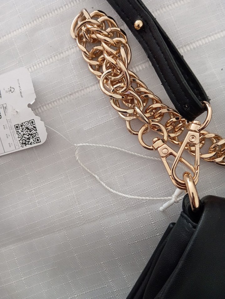 Zincir Detaylı Siyah Deri Çanta - Görsel 2