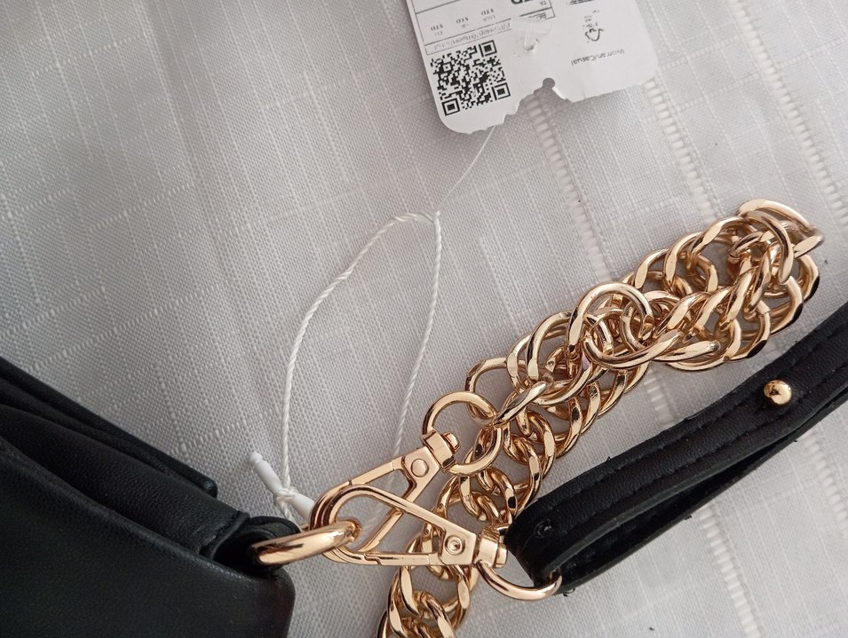 Zincir Detaylı Siyah Deri Çanta - Görsel 4