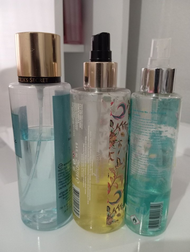 Victoria's Secret Aqua Kiss vücut spreyi - Görsel 4
