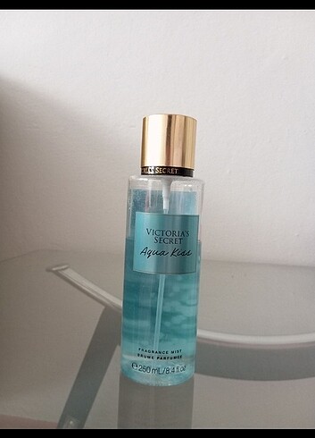 Victoria's secret aqua Kiss vücut spreyi - Görsel 4