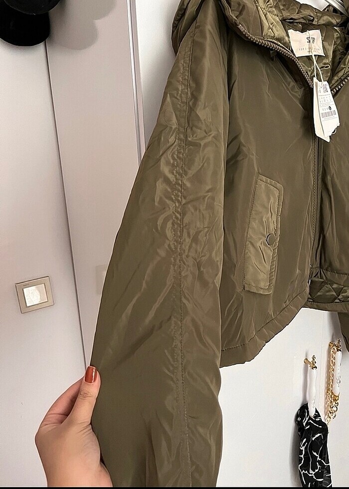 Mevsimlik mont kapşonlu - Görsel 4