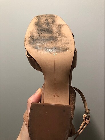 37 Beden ten rengi Renk nude topuklu ayakkabı
