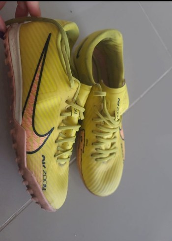 39 Beden Nike Sarı Erkek Futbol Ayakkabısı