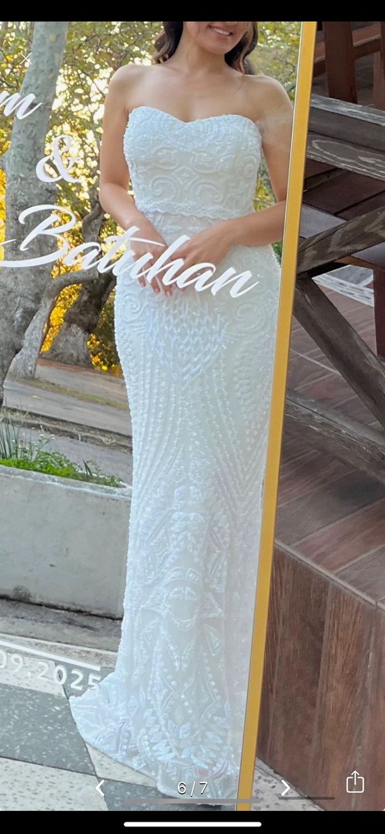 Straplez Beyaz inci ve payetli abiye - Görsel 4