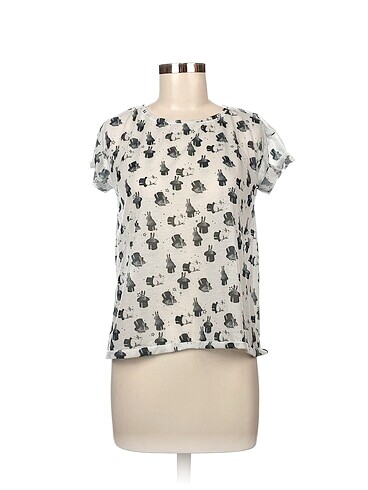 Zara T-shirt %70 İndirimli.