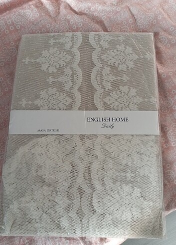 English Home Dantel masa örtüsü 