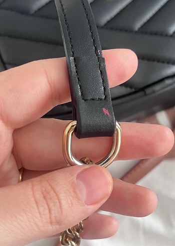 Beden Zincir Detaylı Siyah Deri Kadın Çanta