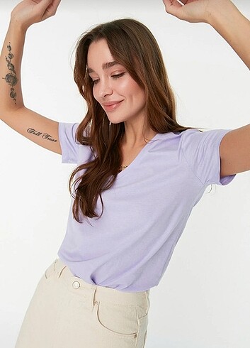 Diğer V yaka t-shirt