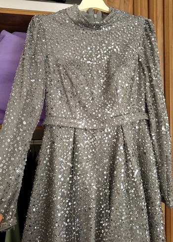 Pullu Gri Uzun Kollu Uzun Elbise - Görsel 4